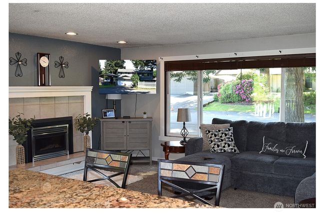 8611 Vistarama Avenue, Everett, WA 98208