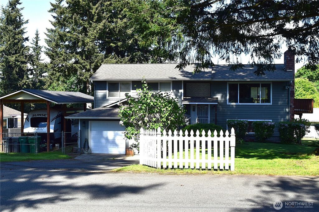 8611 Vistarama Avenue, Everett, WA 98208