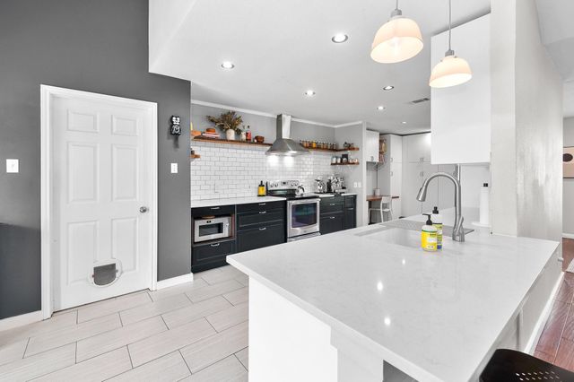 11006 Yucca DR, Austin, TX 78759