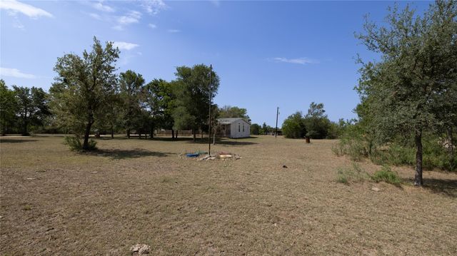 1400 Seminole TRL, Dale, TX 78616