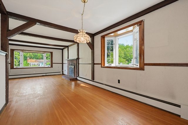 7 Hemlock Dr, Medway, MA 02053