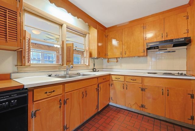 7 Hemlock Dr, Medway, MA 02053