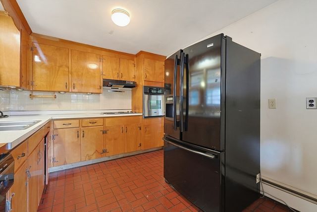 7 Hemlock Dr, Medway, MA 02053