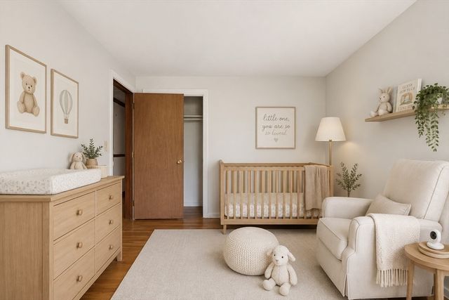 7 Hemlock Dr, Medway, MA 02053