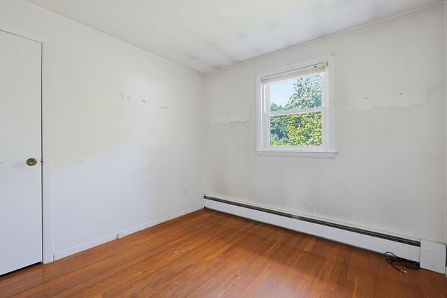 7 Hemlock Dr, Medway, MA 02053