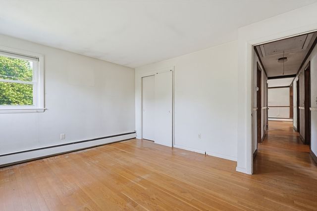 7 Hemlock Dr, Medway, MA 02053