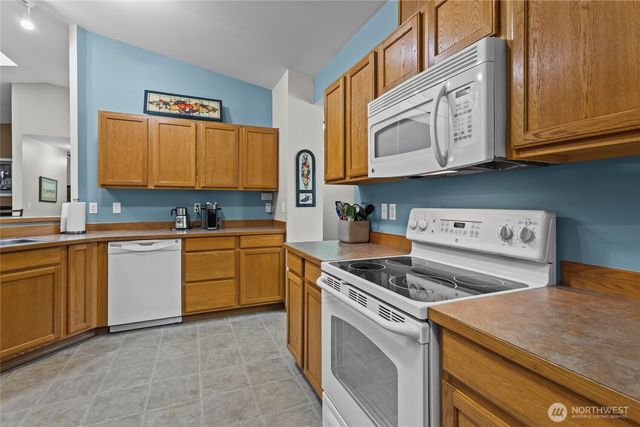 21701 31st Avenue E, Spanaway, WA 98387