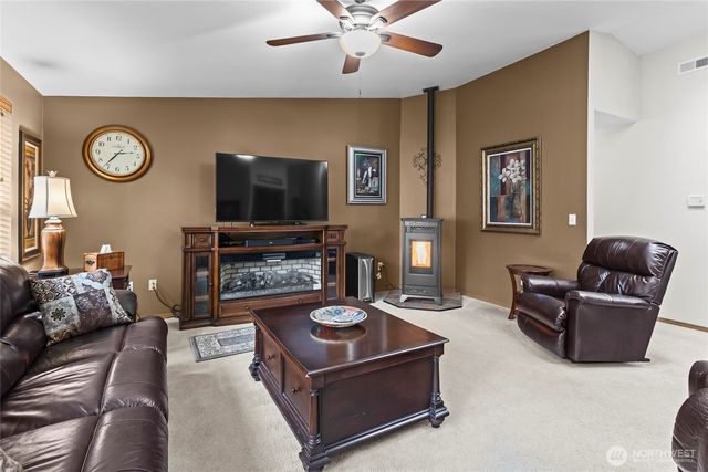 21701 31st Avenue E, Spanaway, WA 98387