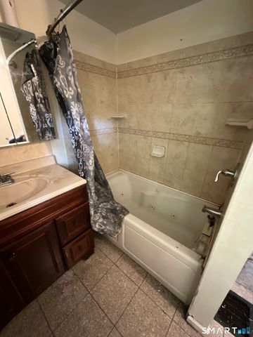 265 Oakland Street, Manchester, CT 06042