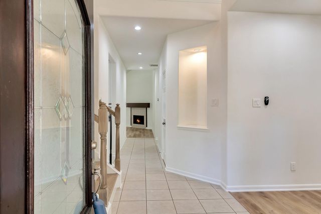 22 Queenscliff Circle, The Woodlands, TX 77382