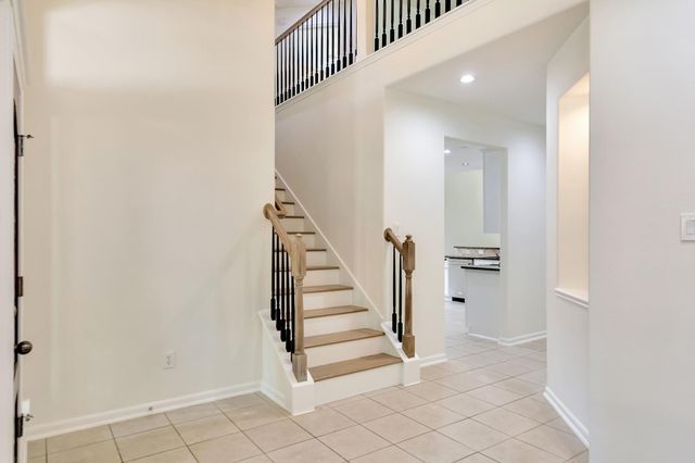 22 Queenscliff Circle, The Woodlands, TX 77382