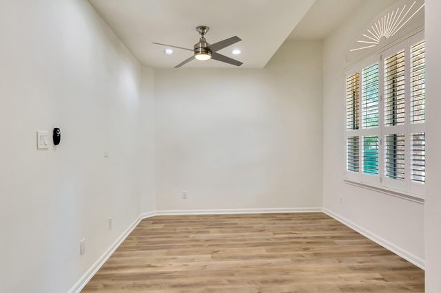 22 Queenscliff Circle, The Woodlands, TX 77382