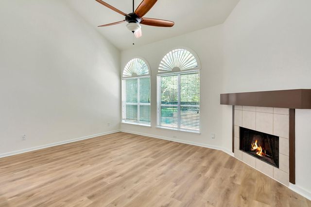 22 Queenscliff Circle, The Woodlands, TX 77382