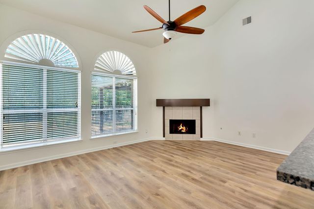 22 Queenscliff Circle, The Woodlands, TX 77382