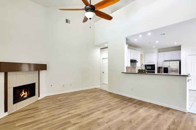 22 Queenscliff Circle, The Woodlands, TX 77382