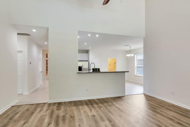 22 Queenscliff Circle, The Woodlands, TX 77382