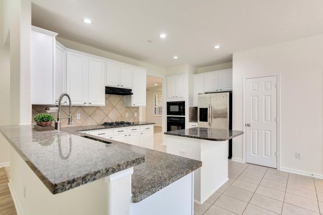 22 Queenscliff Circle, The Woodlands, TX 77382