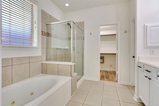 22 Queenscliff Circle, The Woodlands, TX 77382