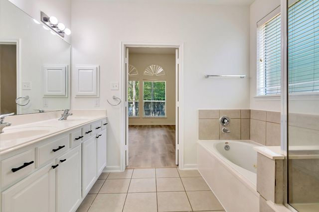 22 Queenscliff Circle, The Woodlands, TX 77382