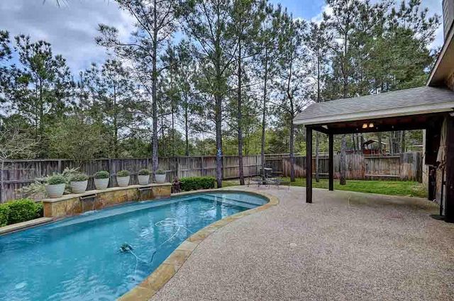 22 Queenscliff Circle, The Woodlands, TX 77382