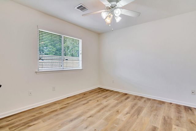 22 Queenscliff Circle, The Woodlands, TX 77382