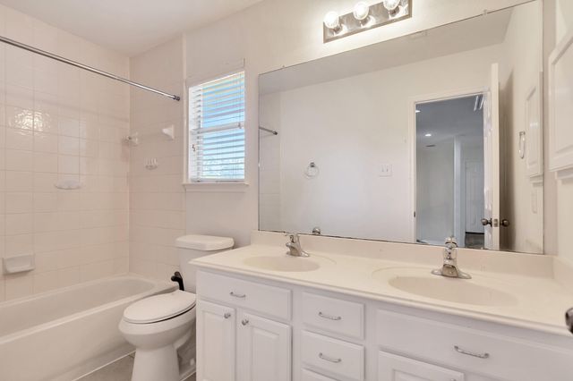 22 Queenscliff Circle, The Woodlands, TX 77382