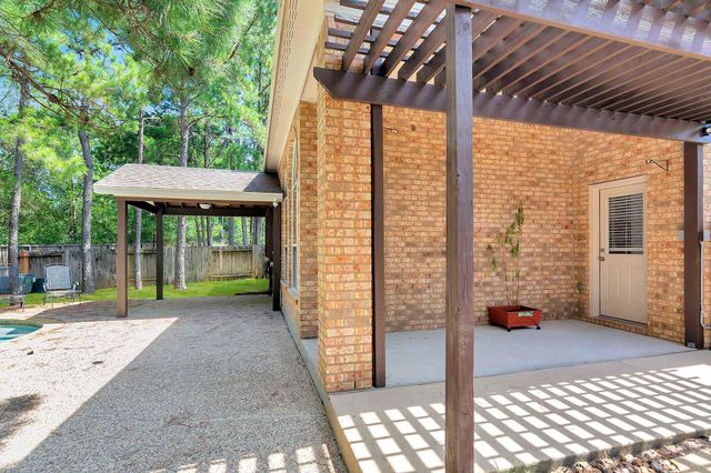 22 Queenscliff Circle, The Woodlands, TX 77382