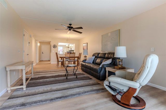 2989 TAYWOOD MEADOW 19, Sarasota, FL 34235