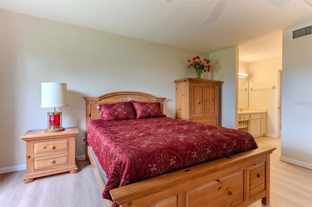 2989 TAYWOOD MEADOW 19, Sarasota, FL 34235