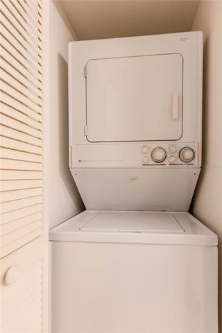 2989 TAYWOOD MEADOW 19, Sarasota, FL 34235