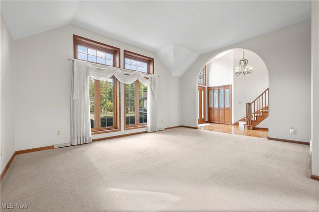 7224 Pine Woods Way, Olmsted Twp, OH 44138