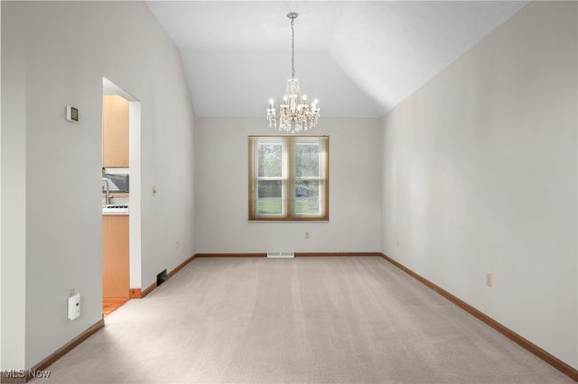 7224 Pine Woods Way, Olmsted Twp, OH 44138