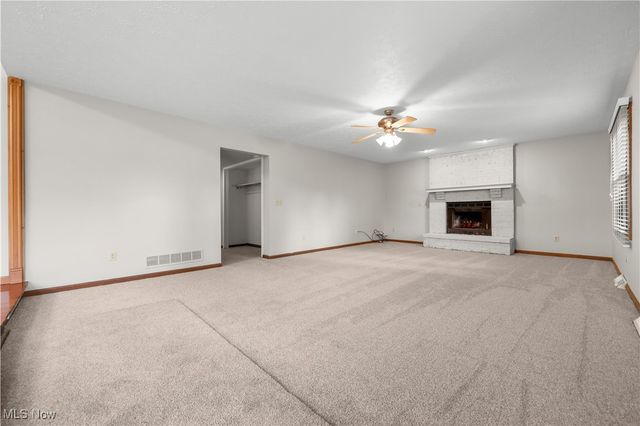 7224 Pine Woods Way, Olmsted Twp, OH 44138