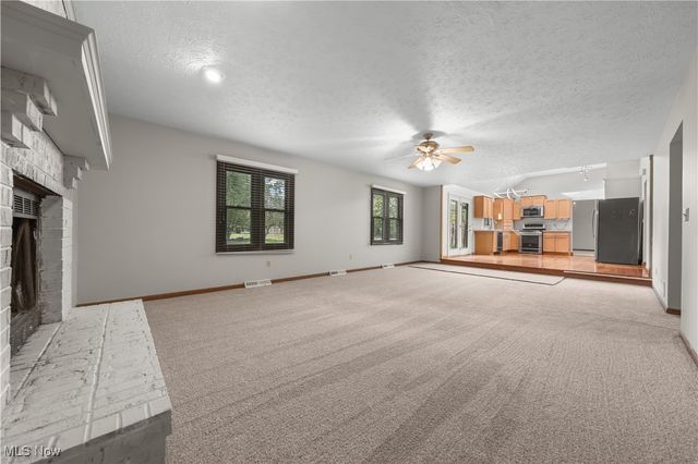 7224 Pine Woods Way, Olmsted Twp, OH 44138