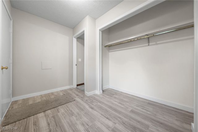 7224 Pine Woods Way, Olmsted Twp, OH 44138