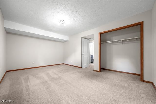 7224 Pine Woods Way, Olmsted Twp, OH 44138