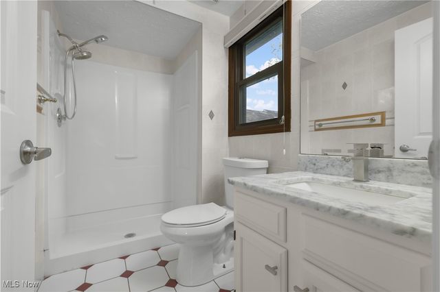 7224 Pine Woods Way, Olmsted Twp, OH 44138