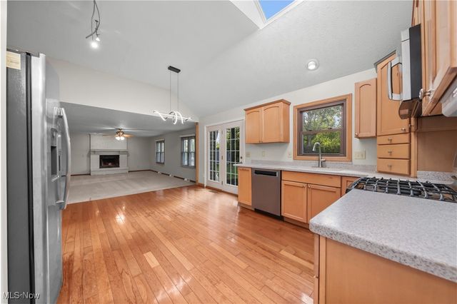 7224 Pine Woods Way, Olmsted Twp, OH 44138