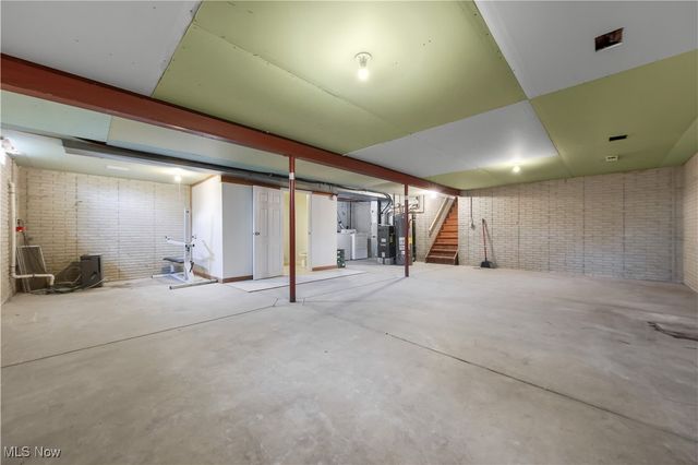 7224 Pine Woods Way, Olmsted Twp, OH 44138