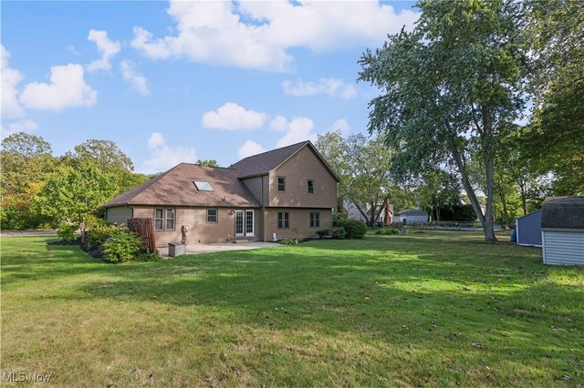 7224 Pine Woods Way, Olmsted Twp, OH 44138