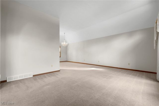 7224 Pine Woods Way, Olmsted Twp, OH 44138