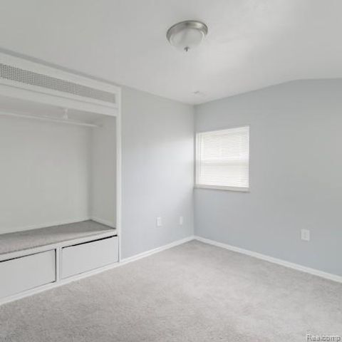 440 Jewell Street, Ferndale, MI 48220