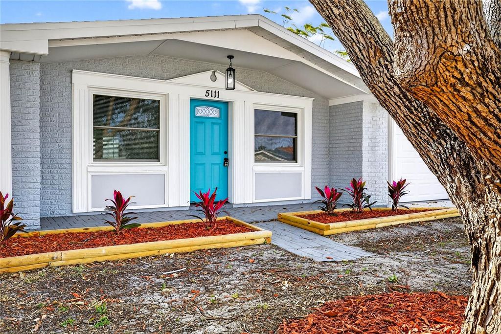 Image 2 of property listing at 5111 SCHOOL ROAD, New Port Richey, FL 34653