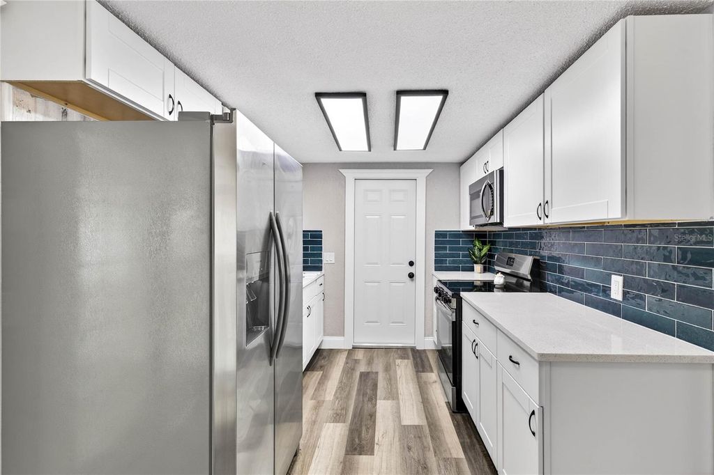 Image 8 of property listing at 5111 SCHOOL ROAD, New Port Richey, FL 34653