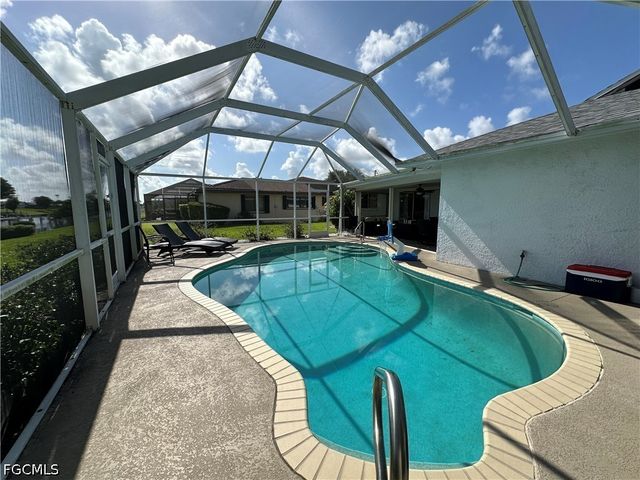 1201 SE 32nd TER, Cape Coral, FL 33904