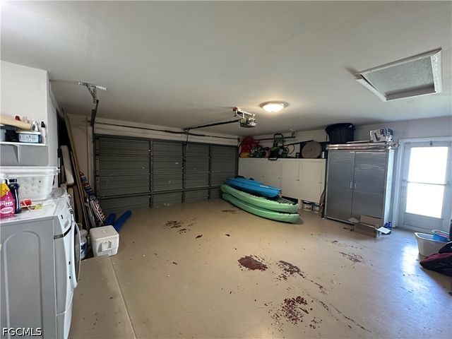 1201 SE 32nd TER, Cape Coral, FL 33904