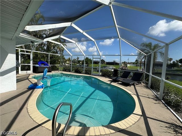 1201 SE 32nd TER, Cape Coral, FL 33904
