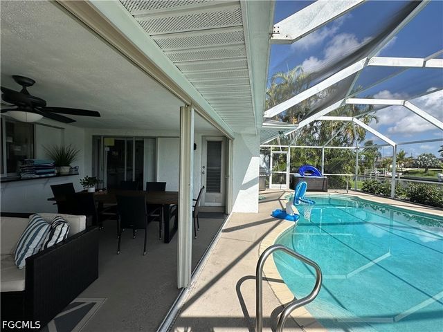 1201 SE 32nd TER, Cape Coral, FL 33904