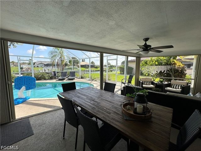 1201 SE 32nd TER, Cape Coral, FL 33904