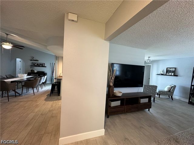 1201 SE 32nd TER, Cape Coral, FL 33904